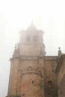 turm_im_nebel.jpg (33492 Byte)