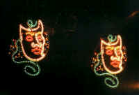 2masken.jpg (51379 Byte)