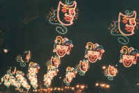 viele_masken1.jpg (56421 Byte)