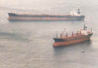 2schiffe.jpg (40634 Byte)