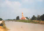 uebergrosse_buddhastatue2.jpg (31988 Byte)